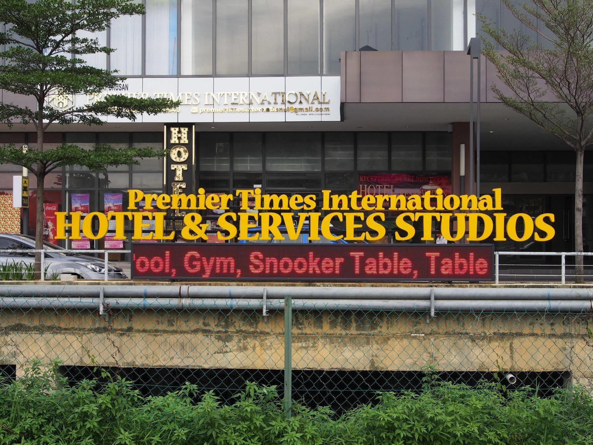 Premier Times International Hotel Seri Kembangan Exterior foto